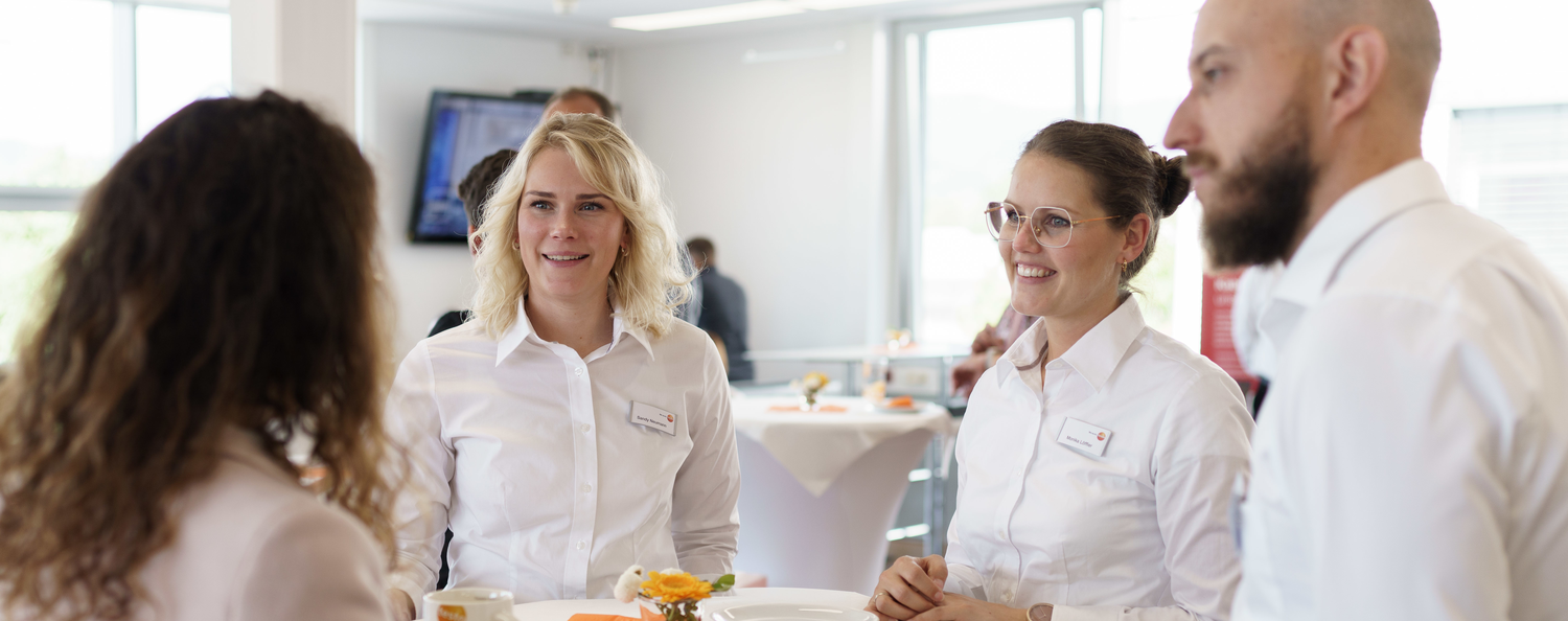 Collaborateurs Communication d'entreprise lors d'un salon