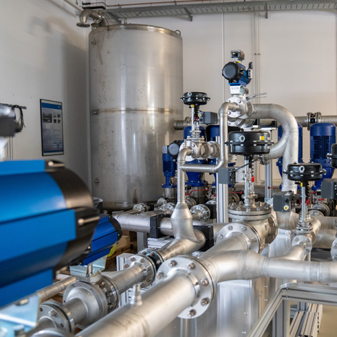 Etalonnage avec de l'eau jusqu'à 5.000 l/min Industrielle Durchflussmessung Umlaufprüfstand Durchführung von ISO-/Werkskalibrierungen