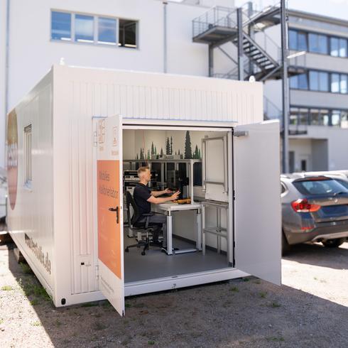 Étalonnage dans le laboratoire mobile directement sur votre site Étalonnage dans le laboratoire mobile directement sur votre site