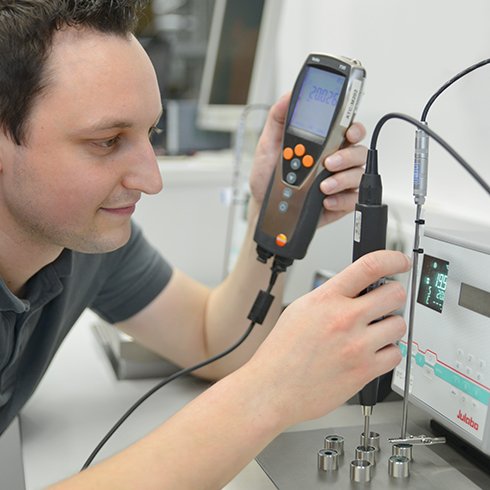 Étalonnage de la température Temperaturkalibrierung eines Oberflächenfühlers